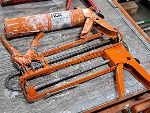 lot 401 image: Lot of (3) Assorted Small Sealant Guns