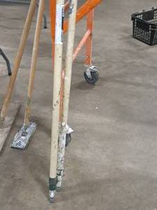 lot 443 image: Lot of (2) Extension Poles - 6 and 4