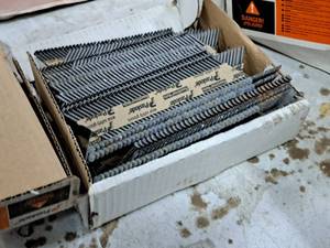 lot 490 image: Lot of (1 Box) Paslode 2-38 30 Degree Framing Nails