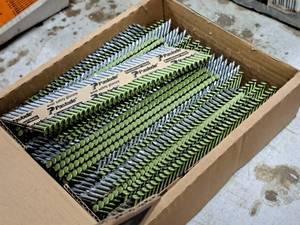 lot 492 image: Lot of (1 Box) Paslode 2 Framing Nails