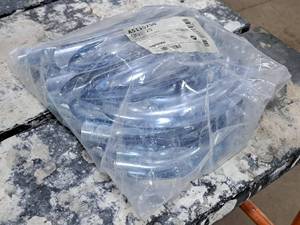 lot 496 image: Lot of (25) 34 Metal Bend Supports