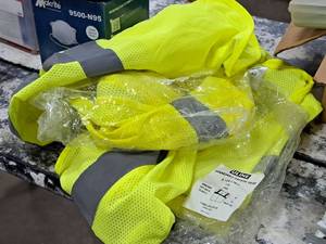 lot 531 image: Lot of (5) Uline Hi-Visibility Lime Safety Vests S-12517G-L