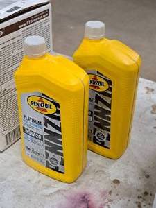 lot 539 image: Lot of (2) Pennzoil Platinum 5W20 Full Synthetic Motor Oil 1-Quart Plastic Bottle