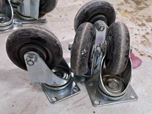 lot 616 image: Lot of (4) 4 Swivel Caster Wheels