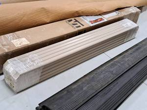 lot 683 image: Lot of (1 Box) Cut Pieces of Poplar