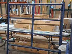 lot 738 image: Lot of (2) Scaffolding Parts 5x5
