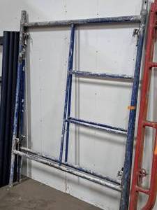 lot 749 image: Lot of (2) Scaffolding Parts 51x64