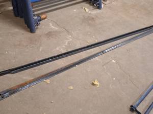 lot 752 image: Lot of (2) 8 Scaffolding Cross Supports