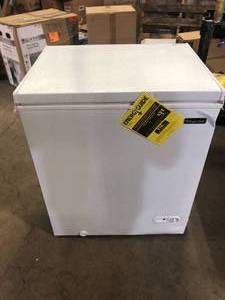 Magic Chef 5.0 cu. ft. Chest Freezer in White Damaged   Customer Returns See Pictures