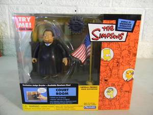 The Simpsons Court Room - World of Springfield Interactive Environment - Judge Snyder Figure - PLAYMATES - IN BOX - AWESOME PIECE - SEE PICTURES