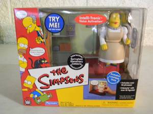 The Simpsons World of Springfield Interactive Environment Figure - SPRINGFIELD ELEMETERY CAFETERIA, Lunchlady Doris - PLAYMATES - IN BOX - AWESOME PIECE - SEE PICTURES