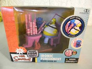 The Simpsons EPISODE #1F04 TREEHOUSE OF HORROR IV IRONIC PUNISHMENT DELUXE BOXED SET - McFARLANE TOYS - IN BOX - FANTASTIC PIECE - SEE PICTURES