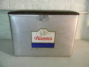 lot 10 image: Hamms Beer Cooler with RARE Brown Cushion Top - VERY NICE - GREAT OLD SCHOOL PIECE - SEE PICTURES
