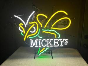 lot 39 image: RARE - ORIGINAL - MICKEYs Beer NEON LIGHT - WORKS - RARE - NICE - FANTASTIC PIECE - APPROX 26 By 23 - SEE PICTURES