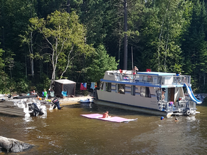 3 Nights Houseboat Remodeled Sportcruiser 440 HD w 2 Kayaks - July 26 - 29