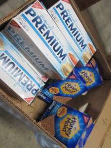 Premium Saltine Crackers & Honey Ma...