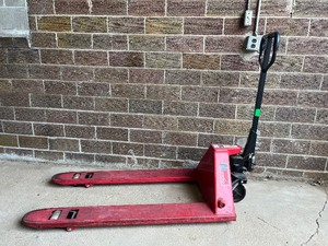 Dayton Hand Hydraulic Pallet truck
