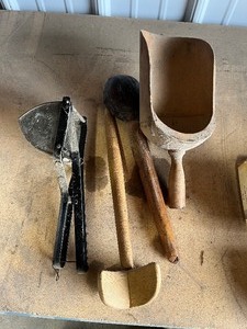 lot 43 image: wood scoop and masher