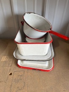 lot 8 image: White & Red  Enamel items
