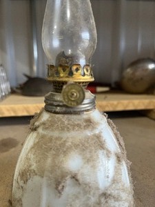 lot 14 image: Wood Bowl and small Lamp