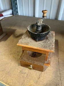 lot 18 image: Coffee Grinder