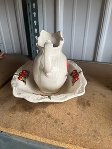 lot 34 image: Water Pitcher & Bowl