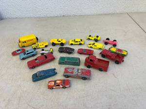 lot 10 image: Toy Vehicles