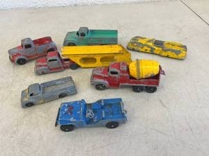 lot 12 image: Tootsietoy Toys