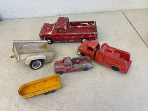 lot 14 image: Vintage Toys