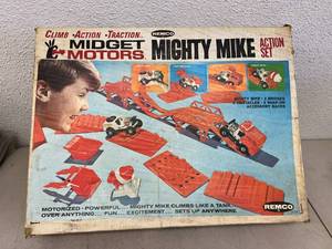 lot 19 image: Midget Motors Mighty Mike Action Set