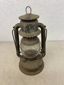 lot 24 image: Lantern