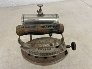 lot 31 image: Vintage Iron - Albert Lea MN