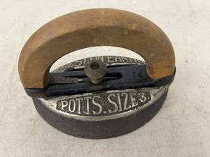 lot 32 image: Best on Earth Potts Size 3 Iron