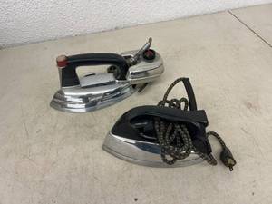 lot 40 image: Electric Irons