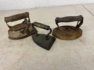 lot 41 image: Antique Irons