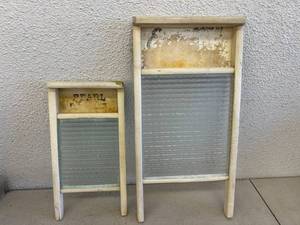 lot 58 image: Glass Washboards