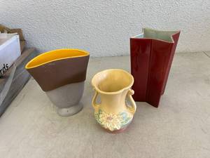 lot 76 image: Red Wing & Hull Pottery
