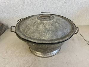 lot 78 image: Antique Metal Bread Dough Rising Bowl