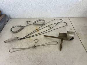 lot 106 image: Mixed Antique Lot