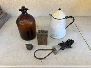 lot 114 image: Mixed Vintage Lot