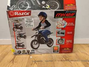 lot 16 image: NEW RAZOR MX125 ELECTRIC DIRT BIKE