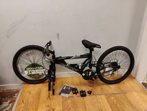 lot 14 image: NEW HYPER HAVOC MOUNTAIN BIKE