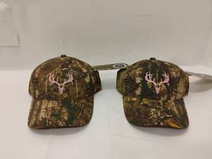lot 81 image: 2 NEW REALTREE CAMO HAT PINK