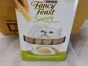 30 x 4 packs Natural Chicken in a Demi Glaze Purina Fancy Feast Savory Cat Treats retail $3 each