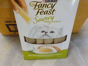 30 x 4 packs Natural Chicken in a Demi Glaze Purina Fancy Feast Savory Cat Treats retail $3 each