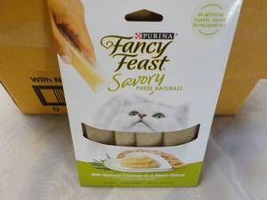 30 x 4 packs Natural Chicken in a Demi Glaze Purina Fancy Feast Savory Cat Treats retail $3 each
