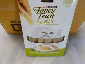 30 x 4 packs Natural Chicken in a Demi Glaze Purina Fancy Feast Savory Cat Treats retail $3 each