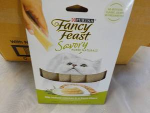 30 x 4 packs Natural Chicken in a Demi Glaze Purina Fancy Feast Savory Cat Treats retail $3 each