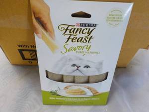 30 x 4 packs Natural Chicken in a Demi Glaze Purina Fancy Feast Savory Cat Treats retail $3 each