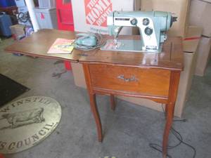 lot 3 image: (FRNT) Vintage The New Home Cabinet Electric Sewing Machine